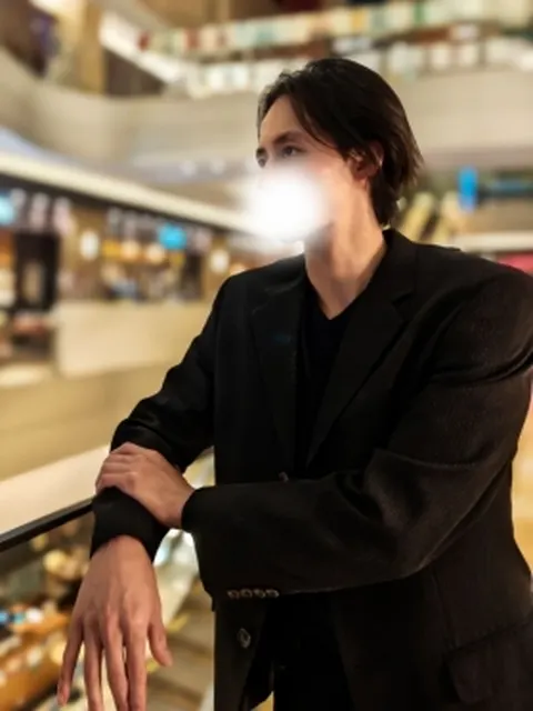 REN(レン）（六本木秘密基地の在籍セラピスト）
