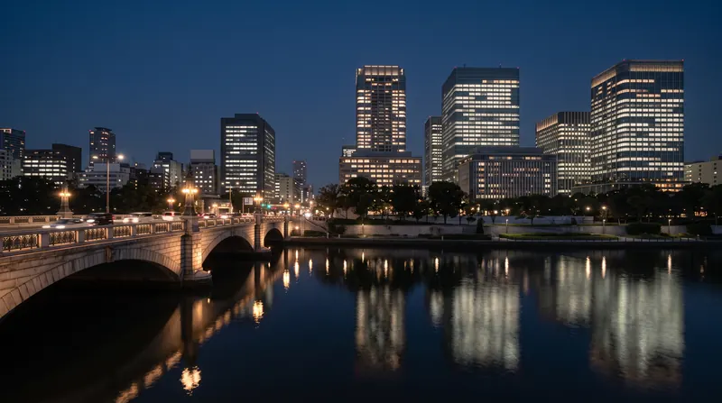 大阪の川沿いの夜景